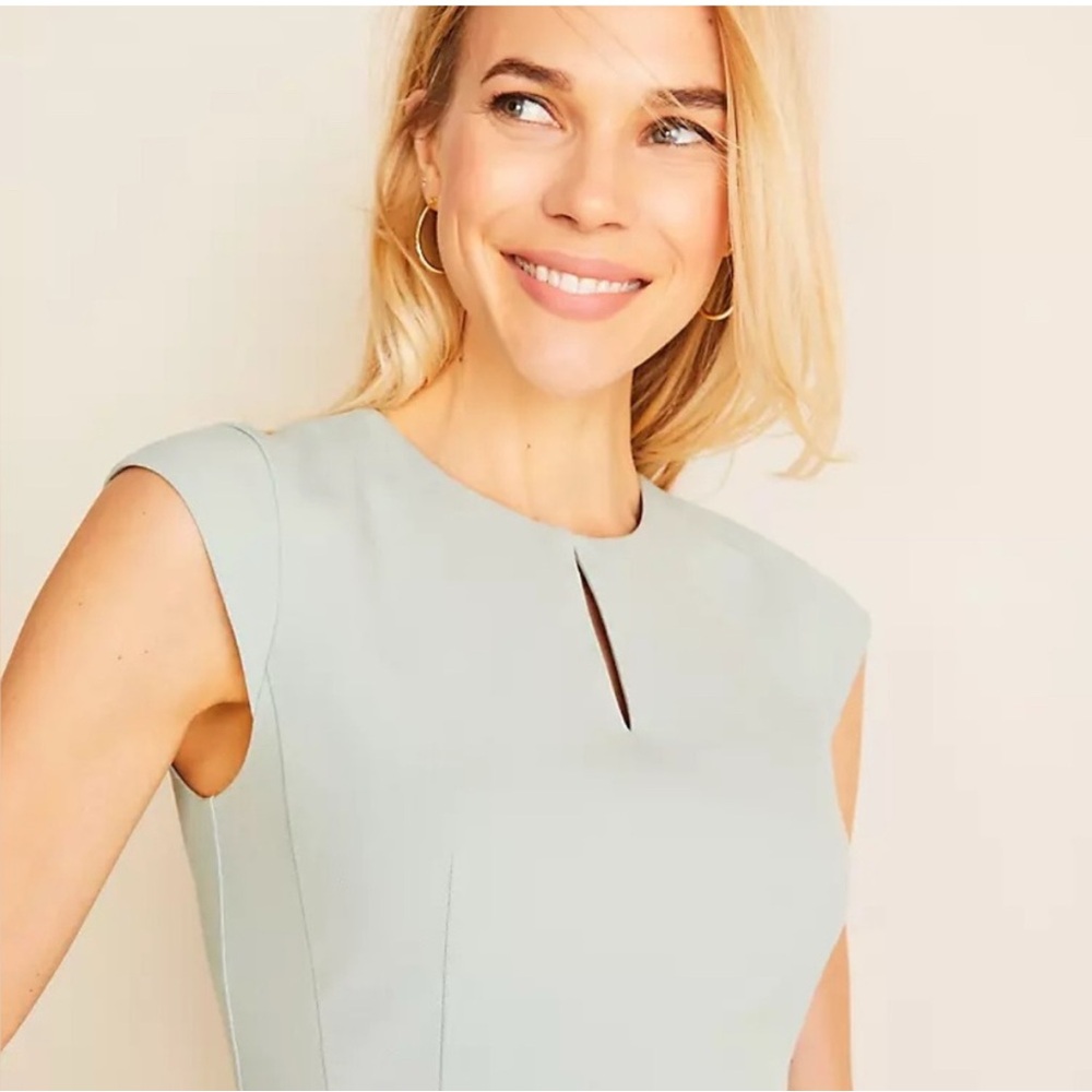 Ann Taylor mint green keyhole dress in end on end. Size 12 - Picture 2 of 10